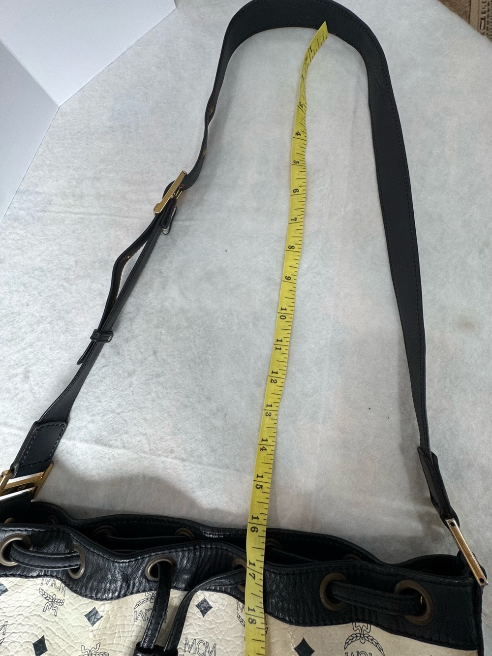 MCM Bucket Bag with drawstring - Picture 10 of 10